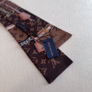Louis Vuitton Monogram Silk Bandeau Scarf Brown Pink Chain Print BB Twilly New
